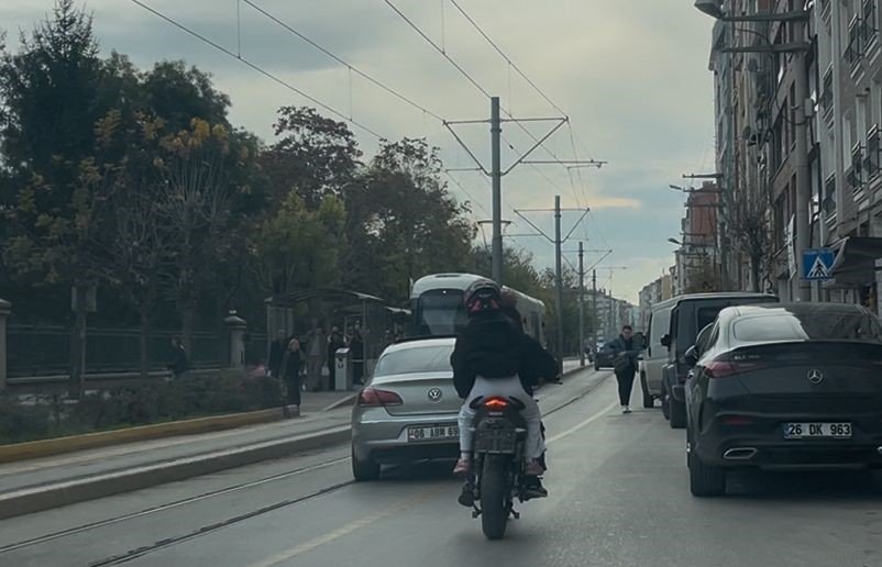 Sürücüsü Kasksız, Plakasız Motosikletin Gürültülü Egzozu Rahatsız Etti