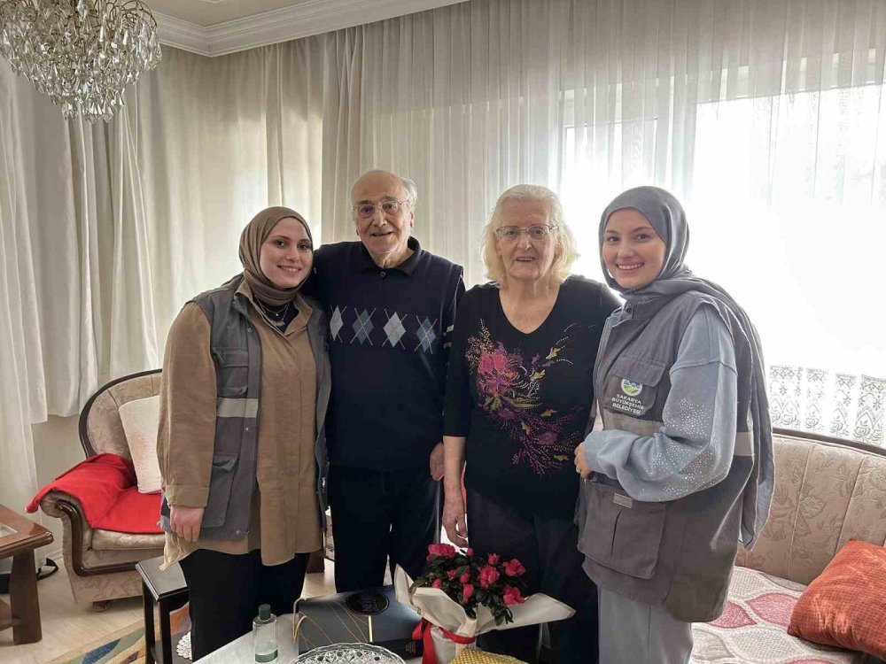 Engelleri Sevgiyle Aştılar: 65 Yıllık Evlilik Kutlandı