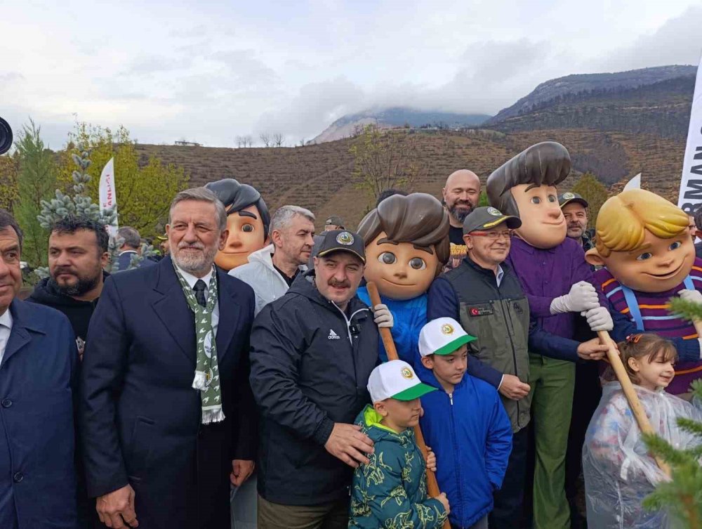 Yanan Ormanlar Milli Ağaçlandırma Günü’nde Yeniden Yeşeriyor