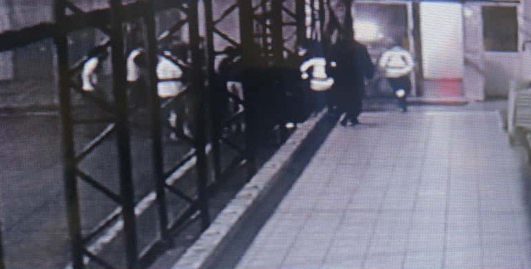 3 Çocuk Babası Adam Halı Sahada Kalbine Böyle Yenildi