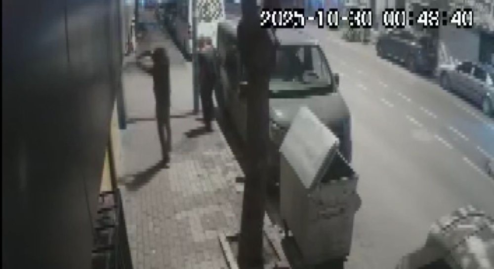 "Müsaade İsteyip İş Yerini Kurşunladı": O Anlar Güvenlik Kamerasına Yansıdı