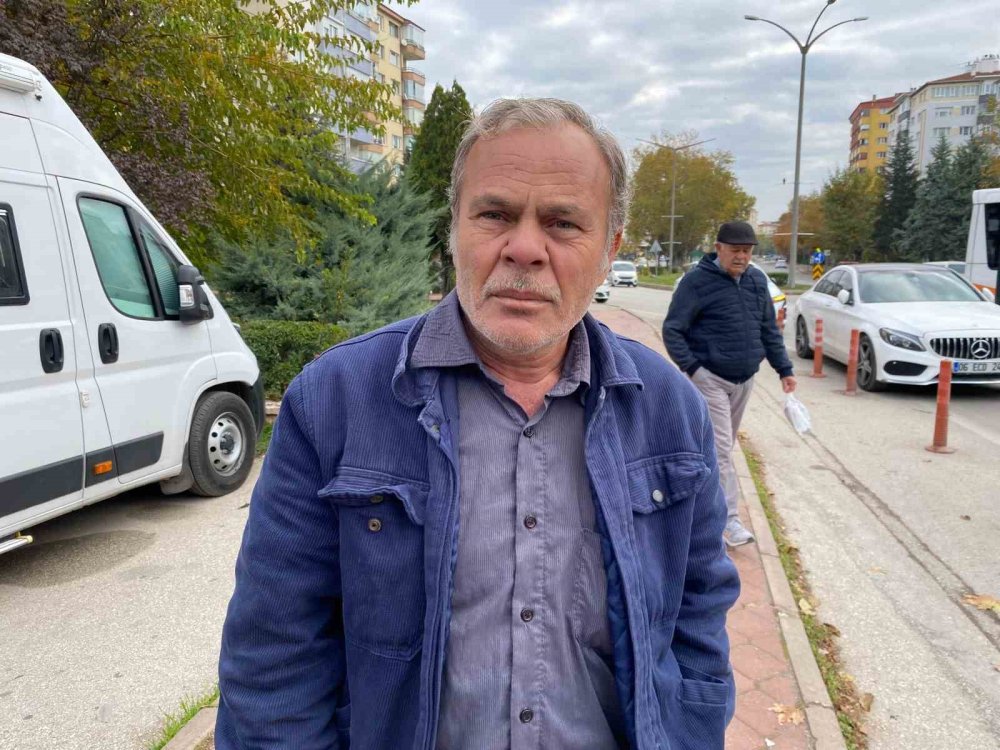 Kamyona Yandan Çarpan Aracın 70 Yaşındaki Sürücüsü Hayatını Kaybetti