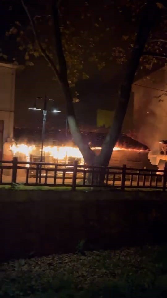 Tek Katlı Ev Alev Alev Yandı