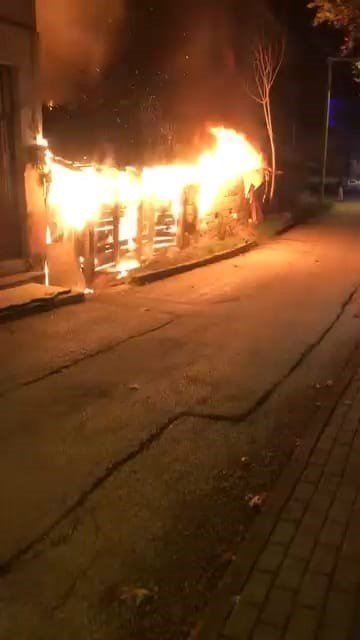 Tek Katlı Ev Alev Alev Yandı