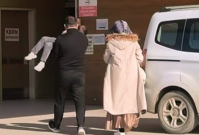 Üzerine Kaynar Su Devrilen Çocuk Yaralandı