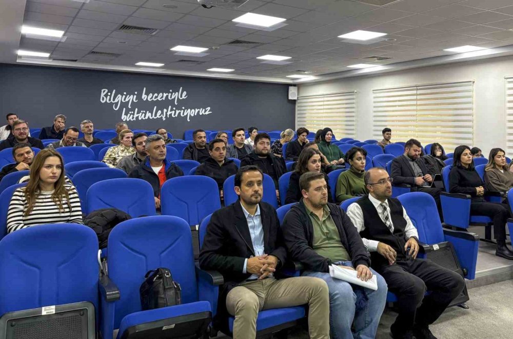 Üniversite Personeline Çevre Yönetimi Eğitimi Verildi