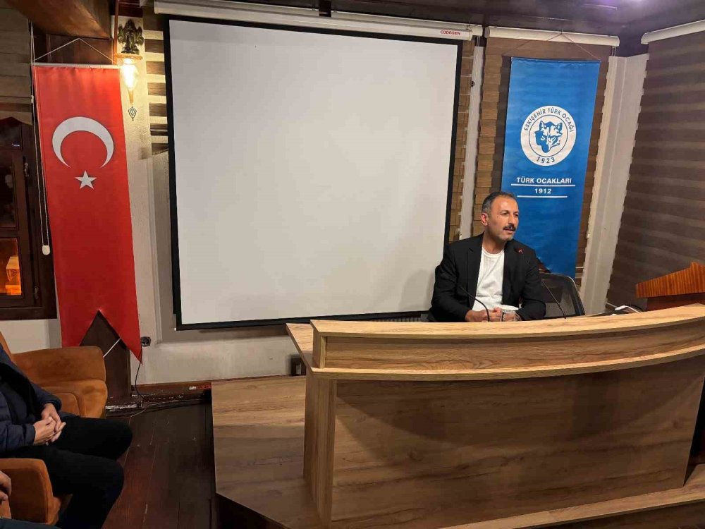 ‘Yapay Zeka Gölgesinde Gelecek Tasavvuru’ Hakkında Konuşuldu