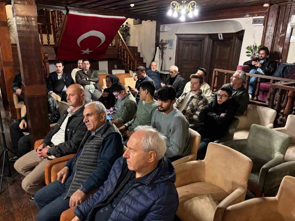 ‘Yapay Zeka Gölgesinde Gelecek Tasavvuru’ Hakkında Konuşuldu