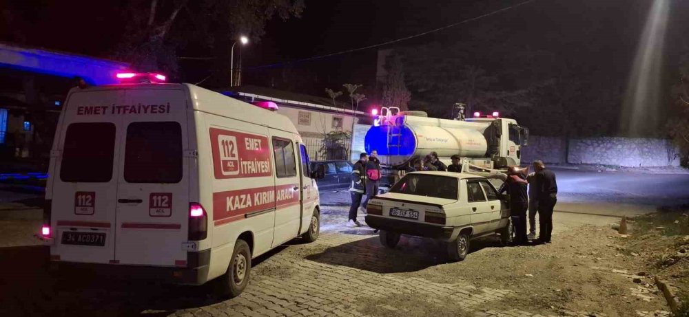 Araç Yangını Büyümeden Söndürüldü