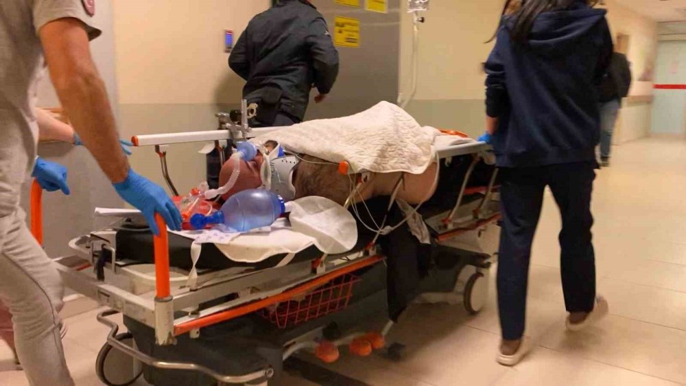 Çarpışmanın Etkisiyle Başını Kaldırıma Vurdu