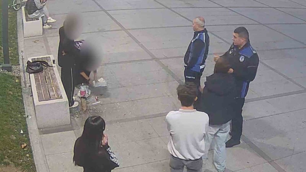 Çevreyi Kirletenler, Süpürmeden Kalkamadı