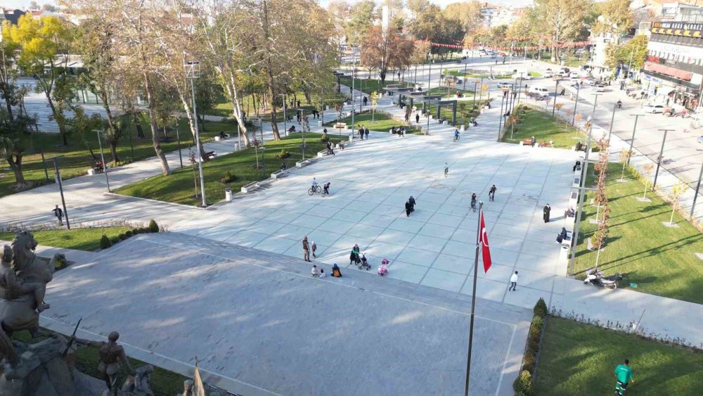 Çevreyi Kirletenler, Süpürmeden Kalkamadı