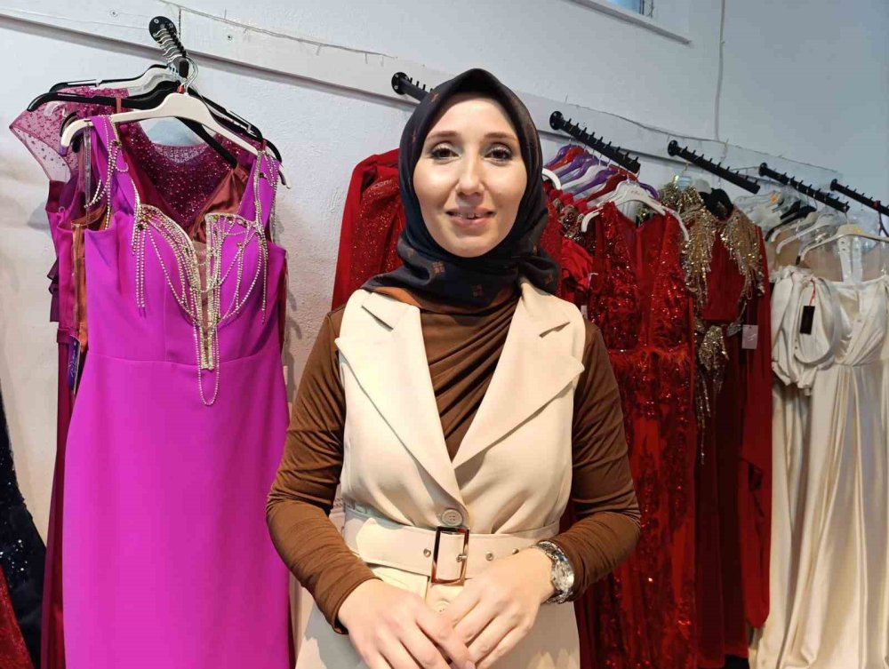 Kadınların "Üç Etek Gecesi" İlgi Gördü