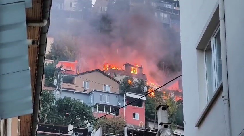 Ev Yangınında Kaybolan Yaşlı Adamın Cansız Bedeni Bulundu