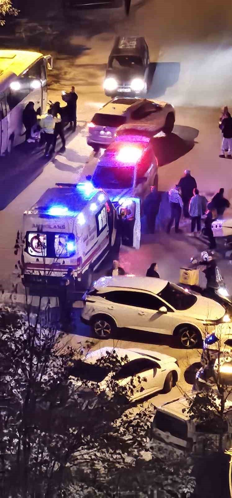 Motosiklet İle Otomobil Çarpıştı 1 Kişi Yaralandı