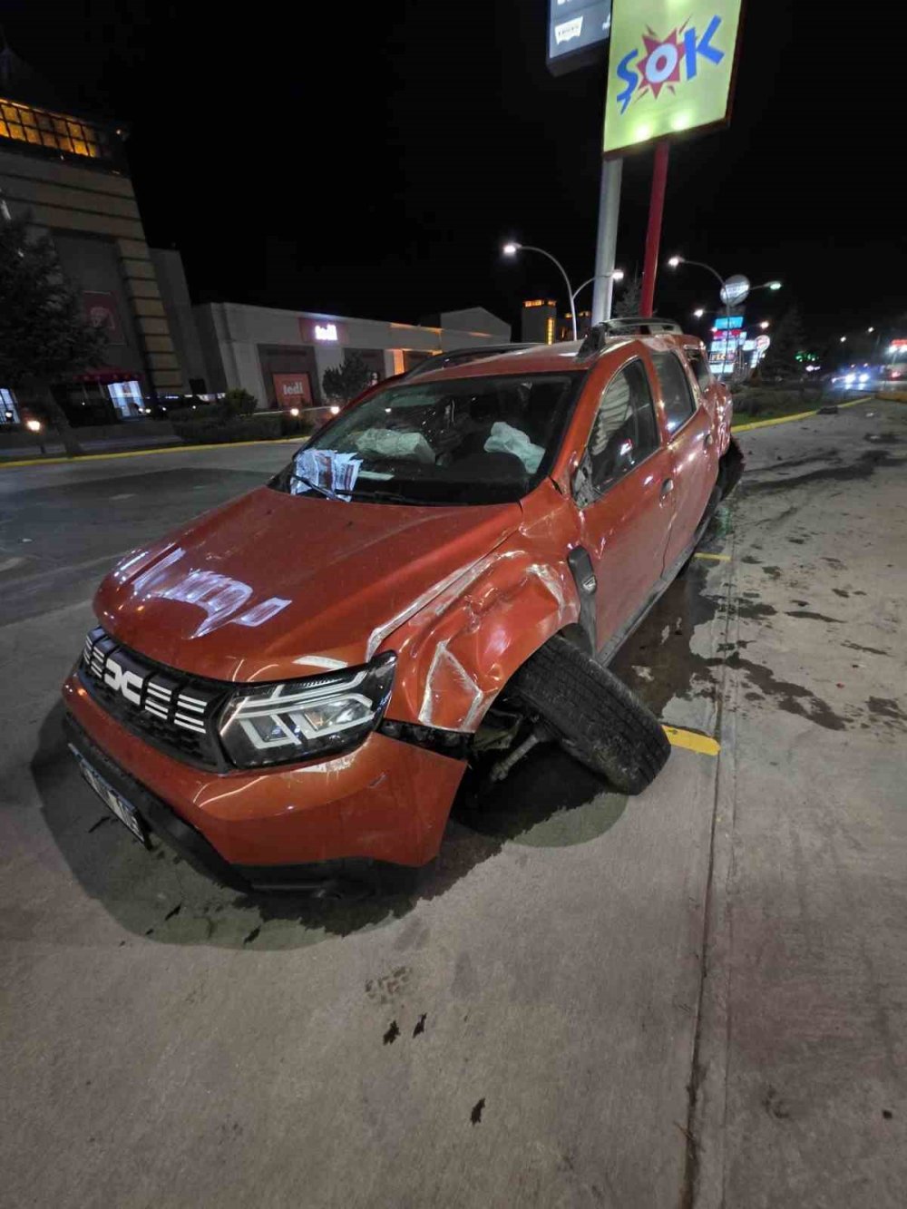 Bariyerlere Çarptı!