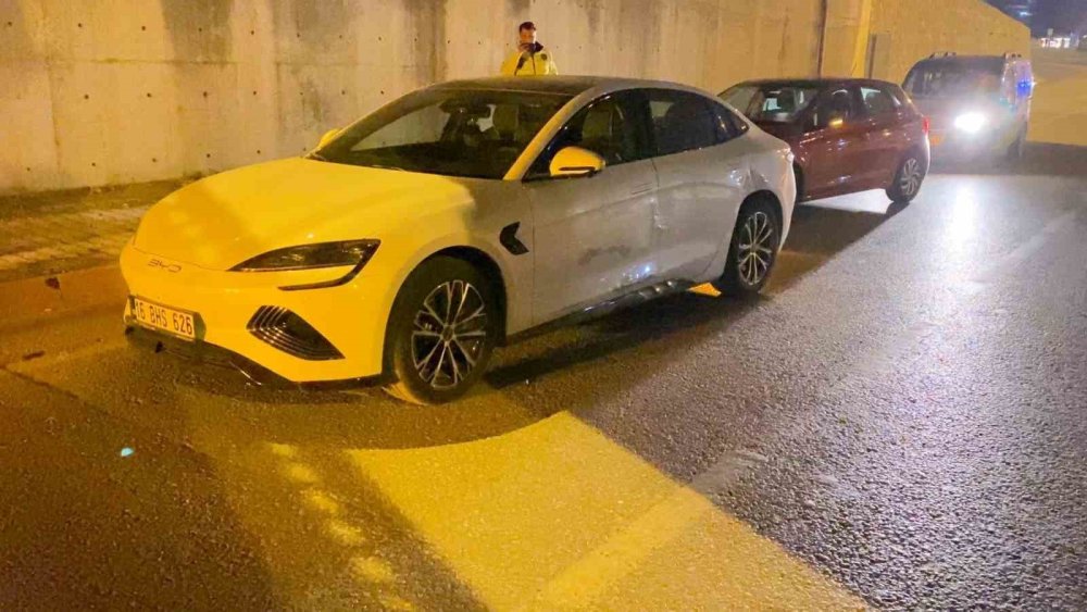 Kaza Yapan Araç Takla Attı!