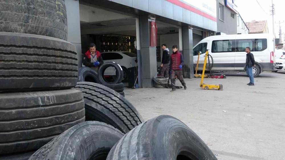 Lastikçilerde Yoğunluk Başladı