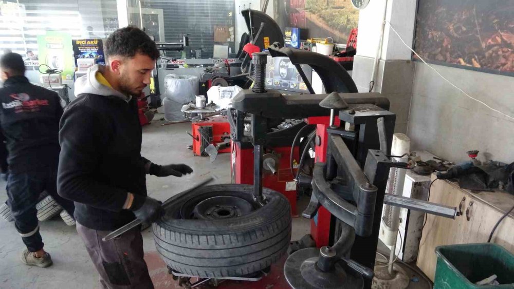 Lastikçilerde Yoğunluk Başladı