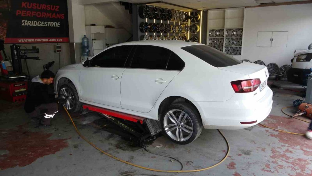 Lastikçilerde Yoğunluk Başladı