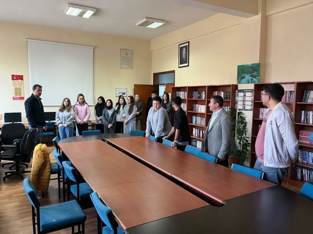 Lise Öğrencileri Bir Günlük Üniversite Öğrencisi Oldu