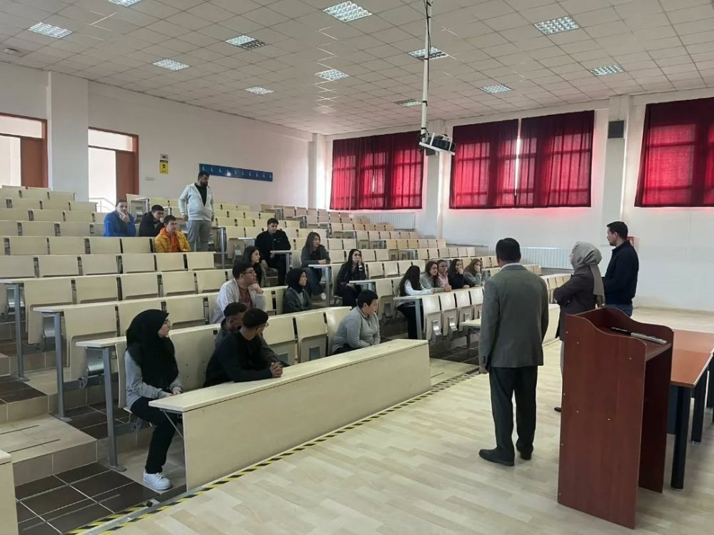 Lise Öğrencileri Bir Günlük Üniversite Öğrencisi Oldu