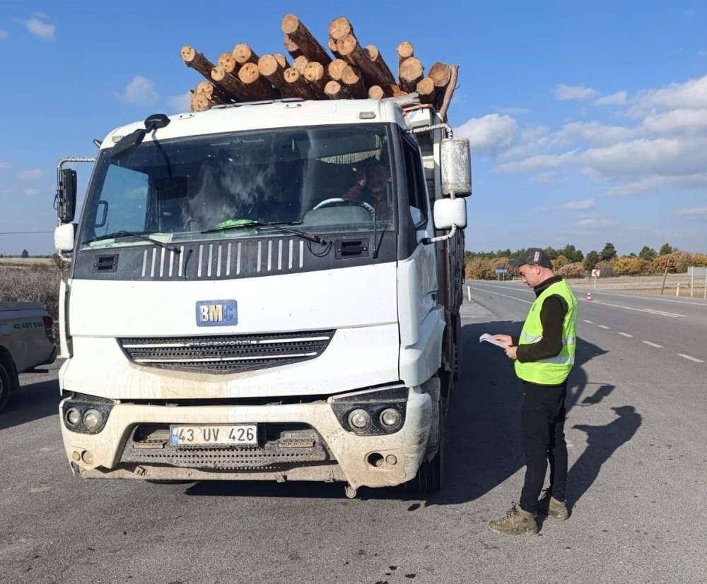 Orman Emvali Yüklü Araçlar Denetlendi