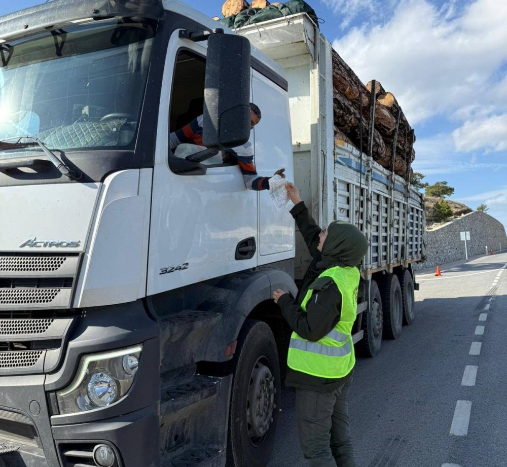 Orman Emvali Yüklü Araçlar Denetlendi