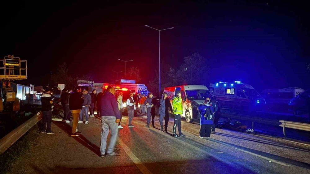 Zincirleme Trafik Kazası: 1 Ölü, 13 Yaralı