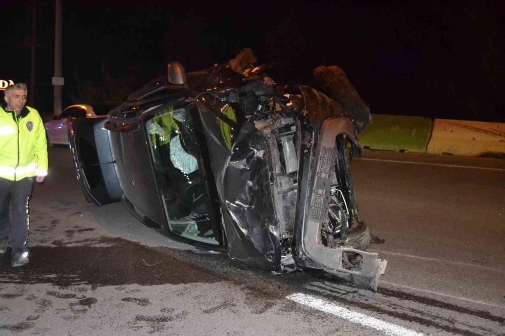 Feci Kaza: Bariyere Çarpıp Takla Attı, 2 Yaralı