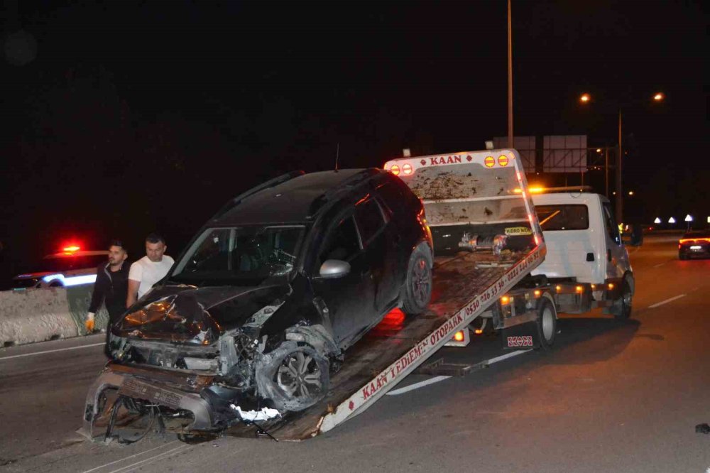 Feci Kaza: Bariyere Çarpıp Takla Attı, 2 Yaralı