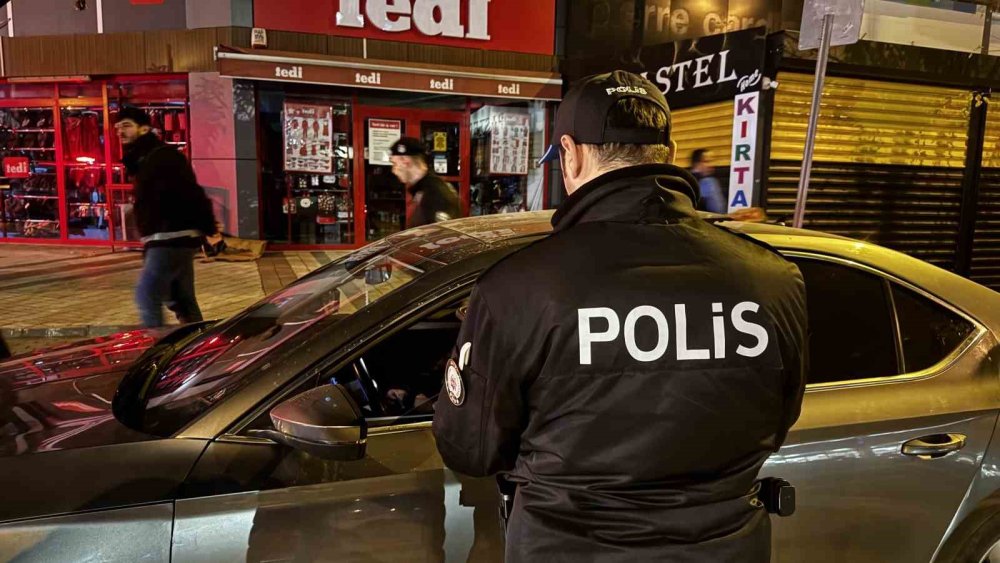 Geniş Çaplı Asayiş Uygulamasında Aranan 10 Şahıs Yakalandı