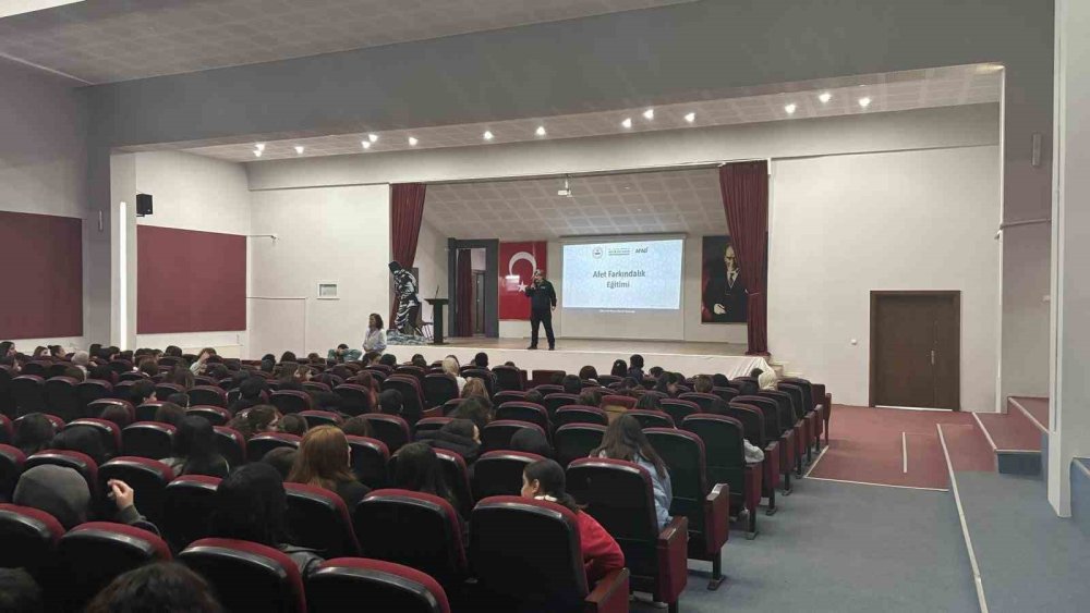 Öğrencilere Yönelik Afetler Ve Yangınlarla İlgili Eğitimler Devam Ediyor