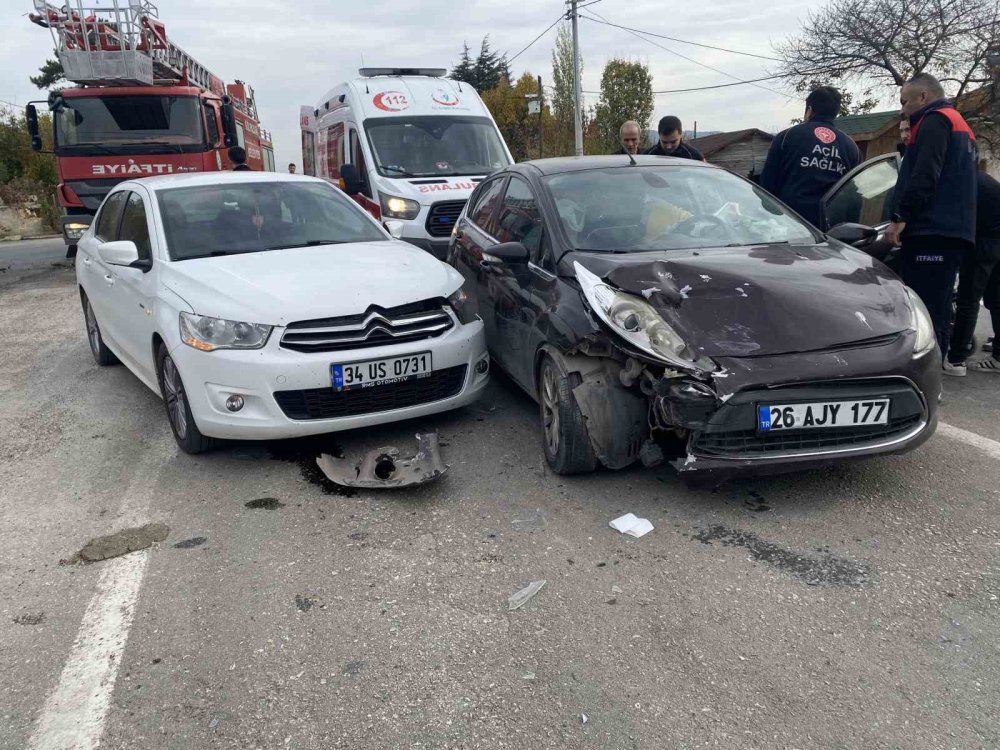 Bilecik’te Trafik Kazası: 5 Yaralı