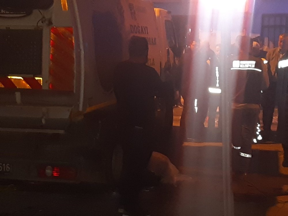 Çöp Kamyonu Geri Gelirken Yaşlı Adamı Ezdi