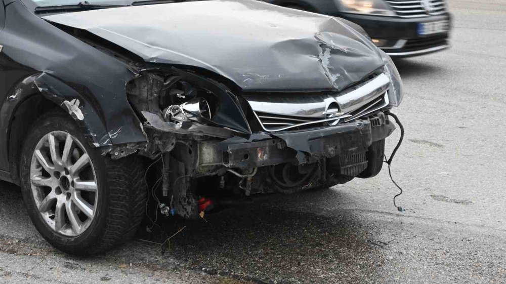 Feci Kaza: 2 Ağır Yaralı