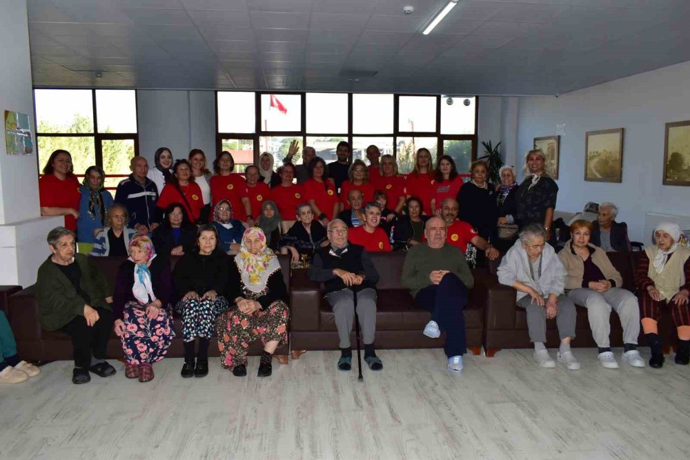 Huzurevi Sakinlerine Moral Konseri