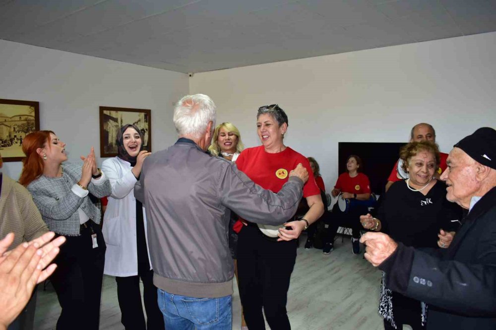 Huzurevi Sakinlerine Moral Konseri