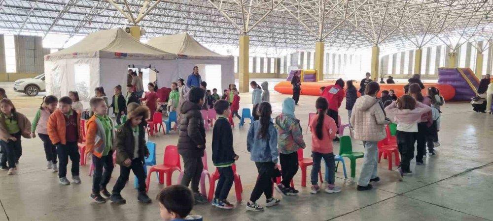 Mobil Çocuk Dostu Alan Tırı Kuruldu