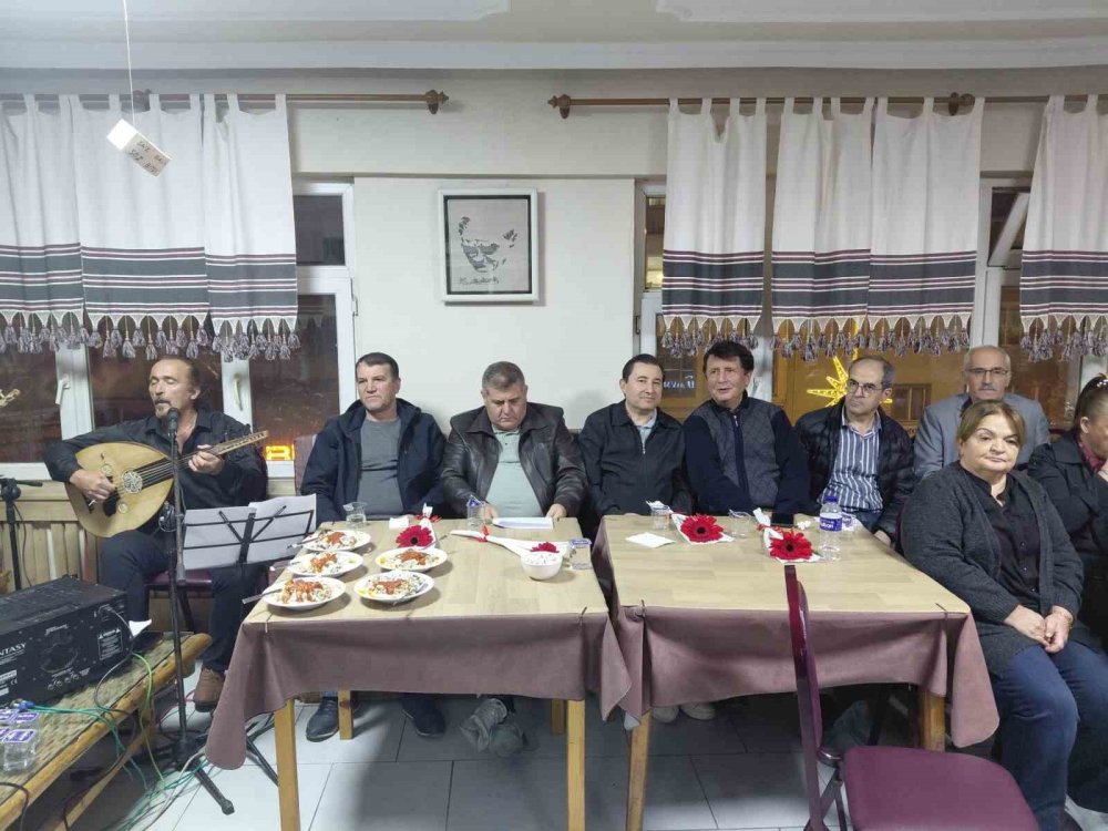 Bozüyük Ertuğrulgazi Derneğinde Öğretmen Günü Programı Düzenlendi