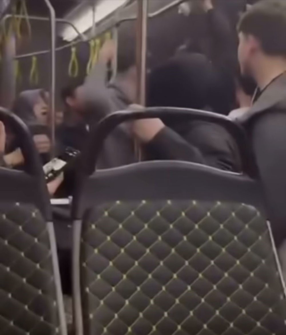 Otobüste Yumruk Yumruğa Kavga