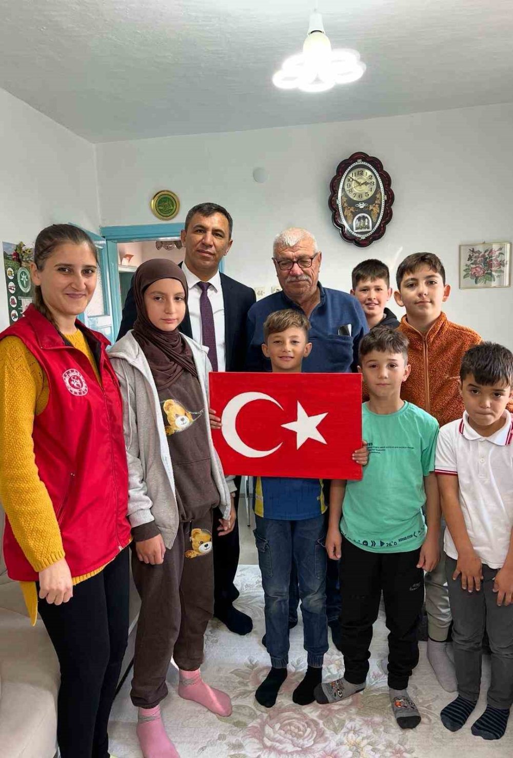 Gençlik Merkezi’nden Emekli Öğretmene Anlamlı Ziyaret