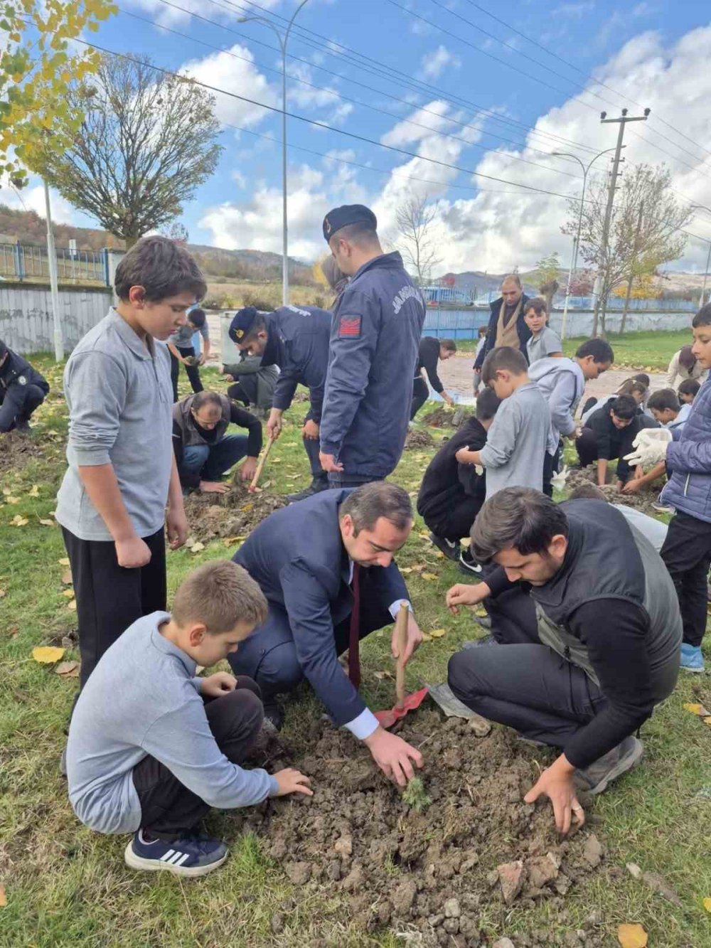Merve Öğretmen Anısına 72 Fidan Dikildi