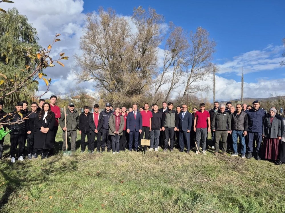 Merve Öğretmen Anısına 72 Fidan Dikildi