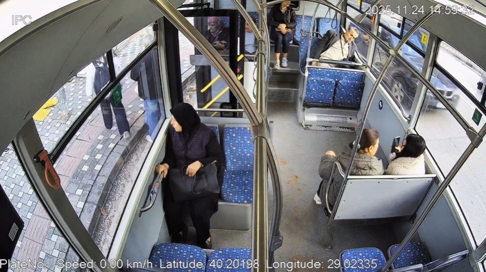 Otobüste Fenalaşan Adam İçin Zamanla Yarış