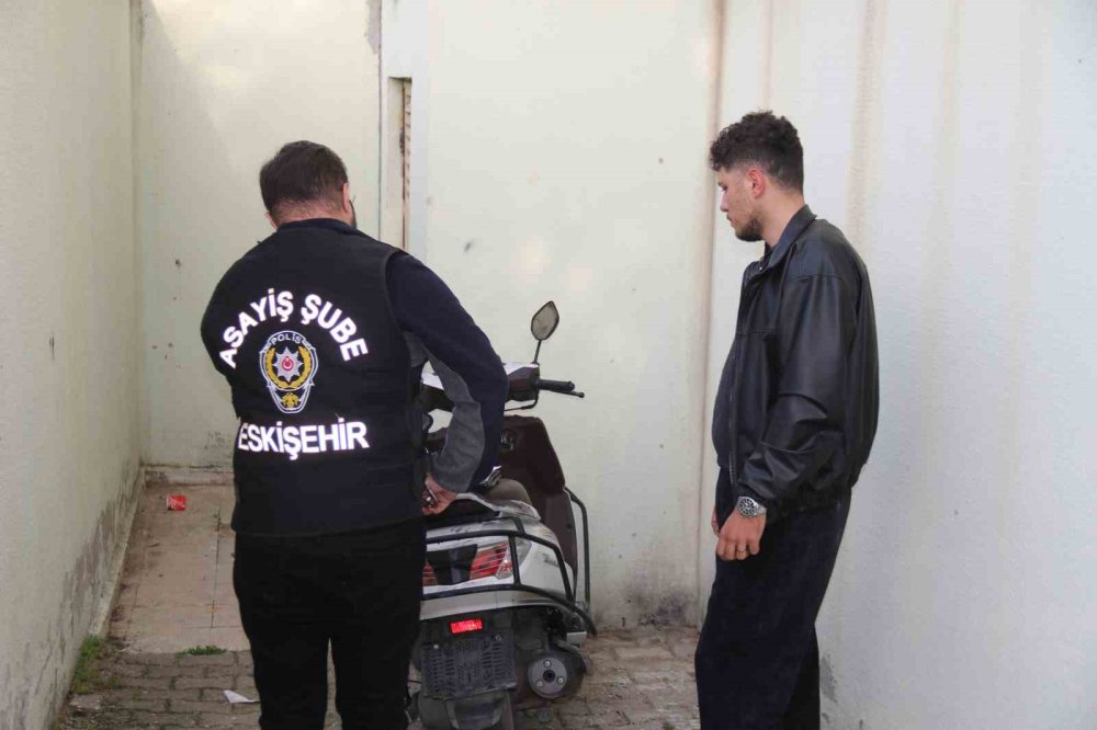 Anahtarı Üzerinde Bırakılan Motosiklet Çalındı