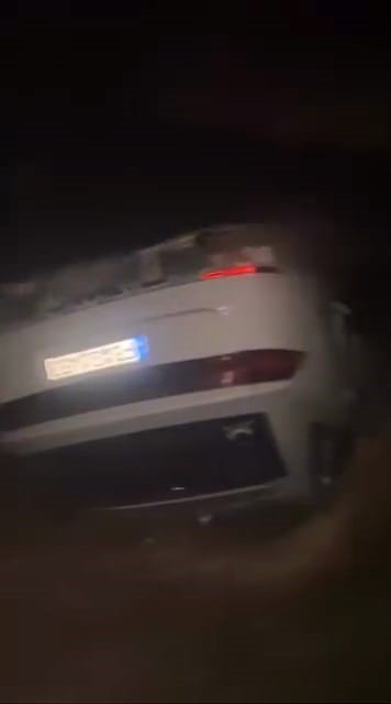 Lastiği Patlayan Otomobil Şarampole Yuvarlandı