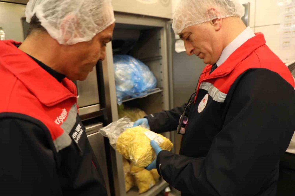 Alışveriş Merkezlerinde Gıda Denetimi Sürüyor