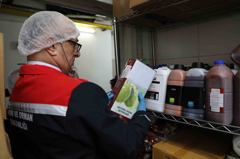 Alışveriş Merkezlerinde Gıda Denetimi Sürüyor