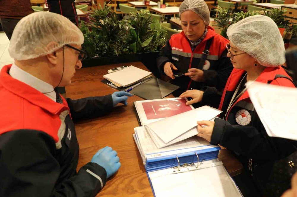Alışveriş Merkezlerinde Gıda Denetimi Sürüyor